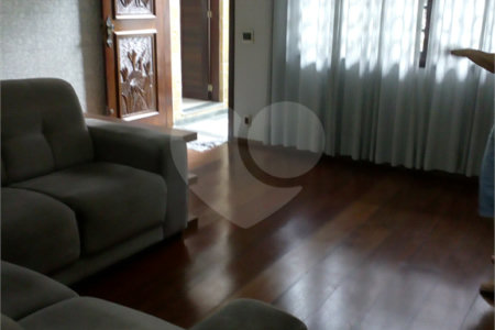 Chácara à venda com 3 quartos, sendo 1 suíte,  em Conjunto Habitacional Brás Cubas, Mogi das Cruzes, SP