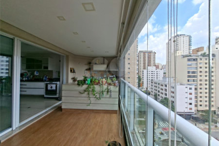 Apartamento à venda com 4 quartos, sendo 3 suítes,  em Perdizes, São Paulo, SP