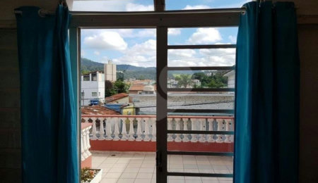 Sobrado à venda com 3 quartos, sendo 1 suíte, em Tremembé, São Paulo, SP