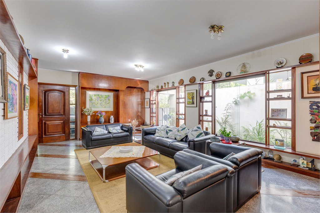 Casa à venda com 4 suítes no condomínio Granja do Morumbi, São Paulo - SP