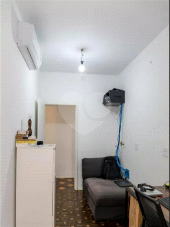 Casa à venda com 4 quartos, sendo 2 suítes, em Vila Gumercindo, São Paulo, SP