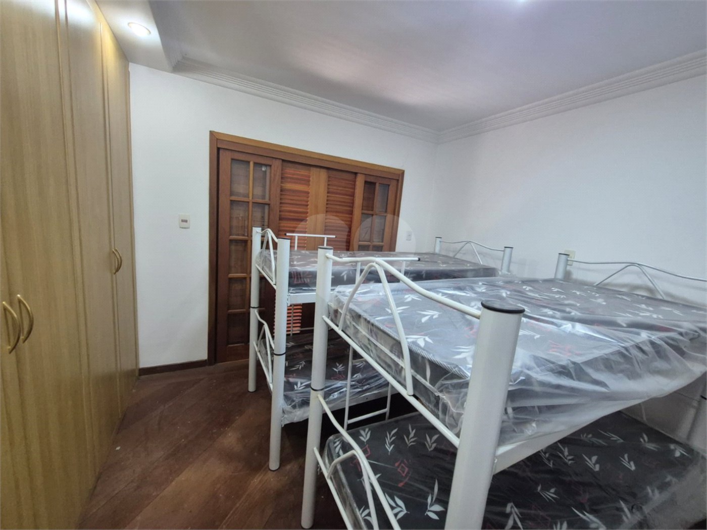 Casa à venda com 4 suítes no condomínio Alpes da Cantareira, Mairiporã - SP