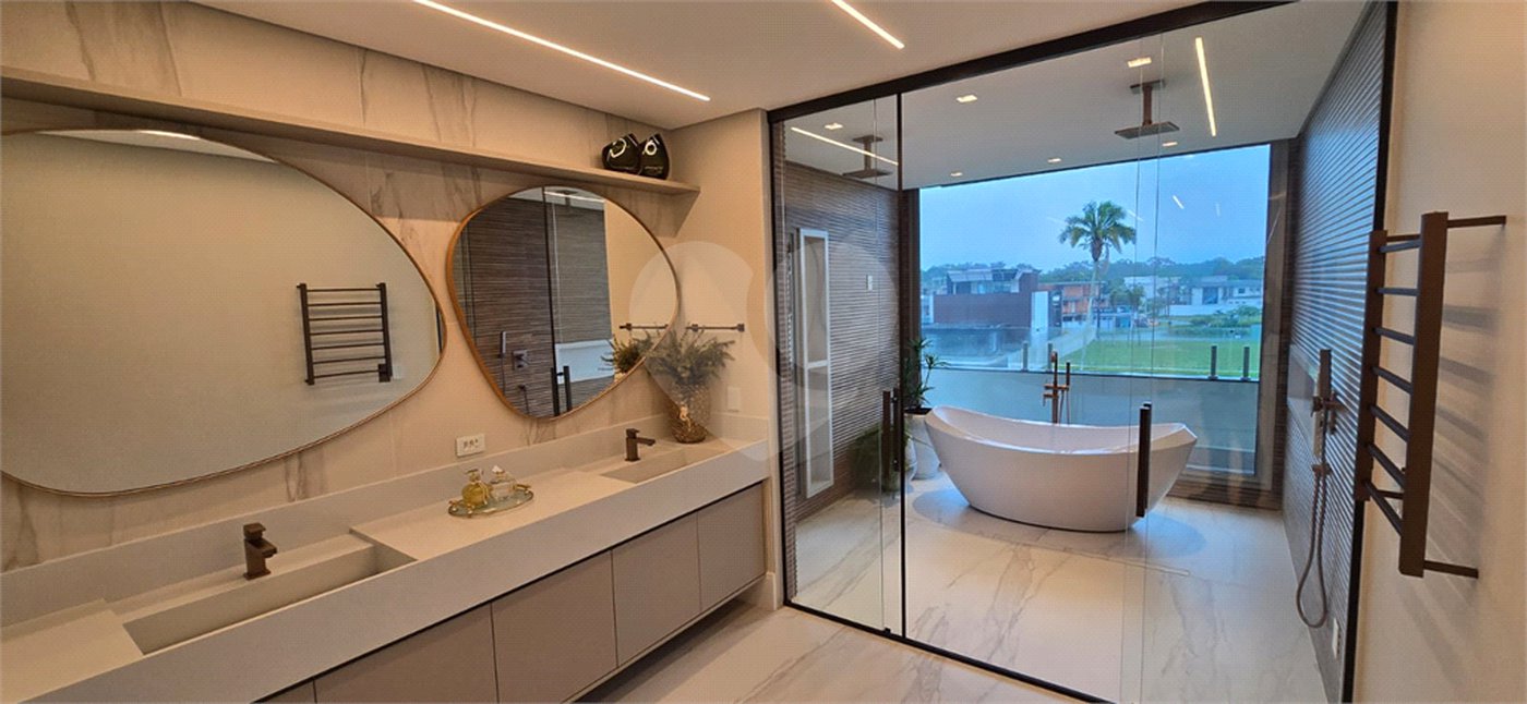 Casa à venda com 6 suítes no condomínio Riviera de São Lourenço, Bertioga - SP