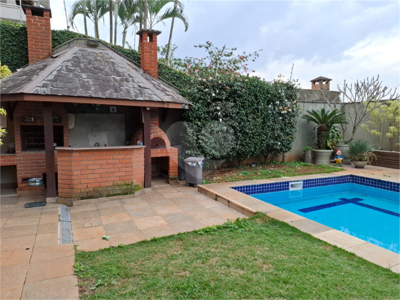 Sobrado à venda com 4 quartos, sendo 2 suítes,  em Jardim Leonor, São Paulo, SP