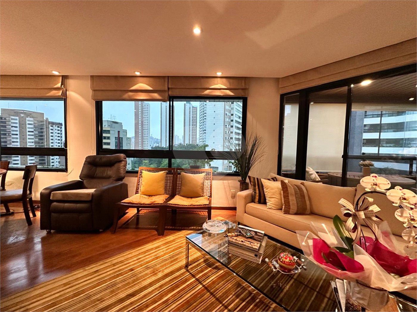 Apartamento à venda com 4 quartos, sendo 3 suítes,  em Vila Andrade, São Paulo, SP
