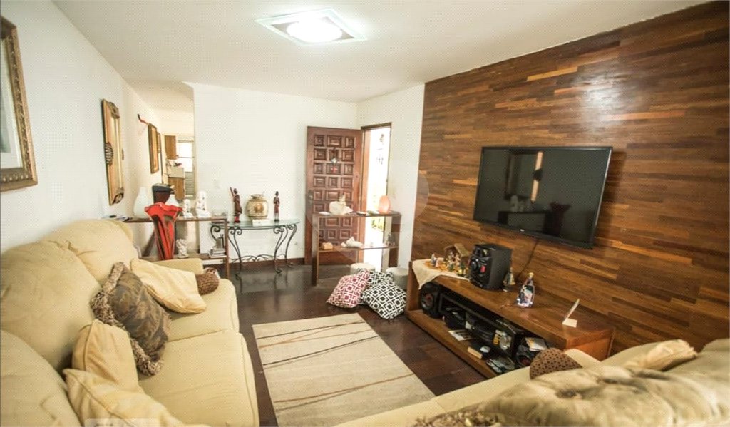 Casa à venda com 3 quartos, sendo 1 suíte, em Mirandópolis, São Paulo, SP