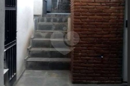 Sobrado à venda com 8 quartos, sendo 3 suítes, em Liberdade, São Paulo, SP