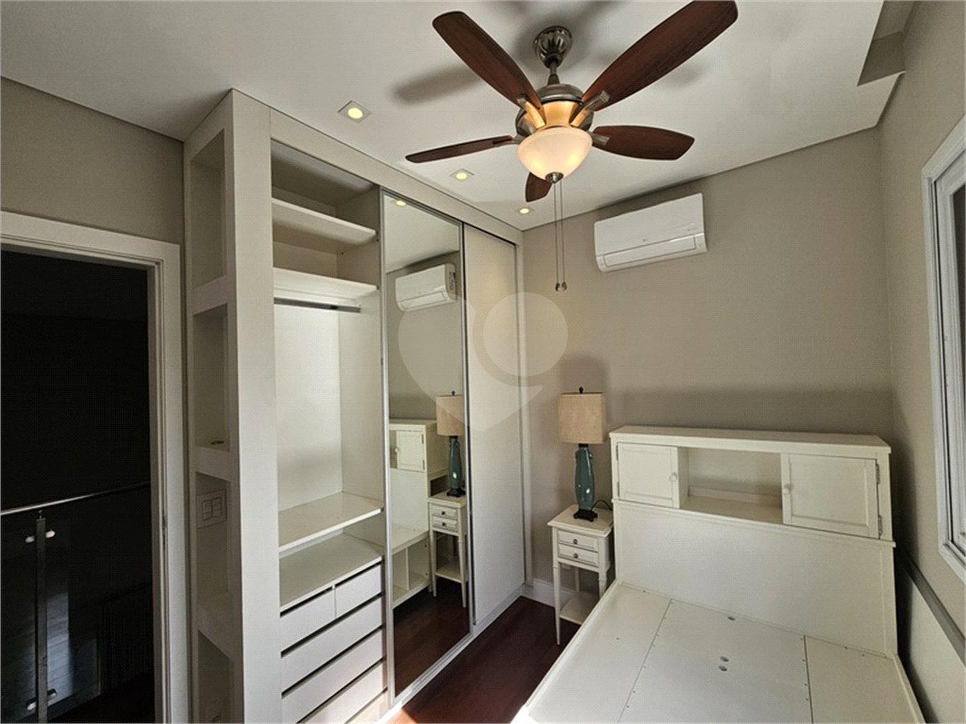 Casa à venda com 5 suítes no condomínio Jardim Vila Paradiso, Indaiatuba - SP