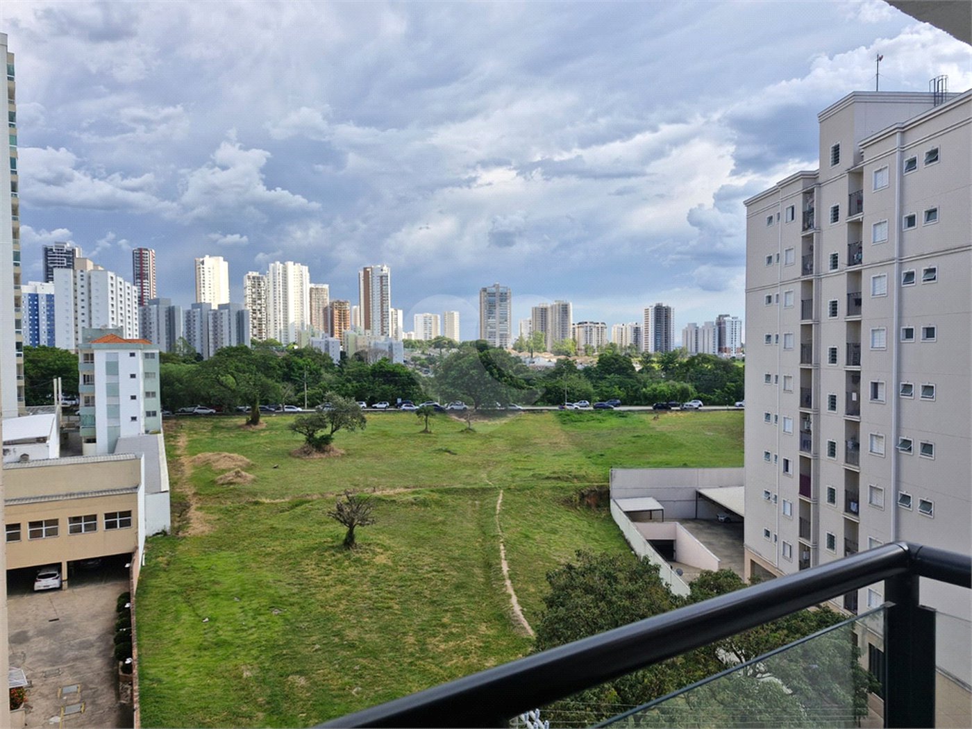 Apartamento à venda com 2 quartos, sendo 1 suíte,  em Parque Campolim, Sorocaba, SP