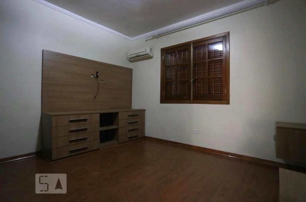 Casa à venda com 2 quartos, sendo 1 suíte,  em Jardim Ivana, São Paulo, SP