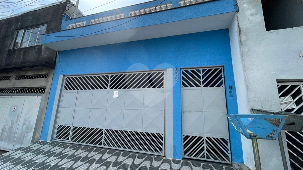 Sobrado à venda com 3 quartos em Jardim Laila, Embu das Artes, SP