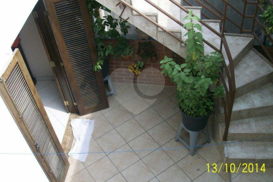 Sobrado à venda com 5 quartos, sendo 1 suíte, em Parada Inglesa, São Paulo, SP