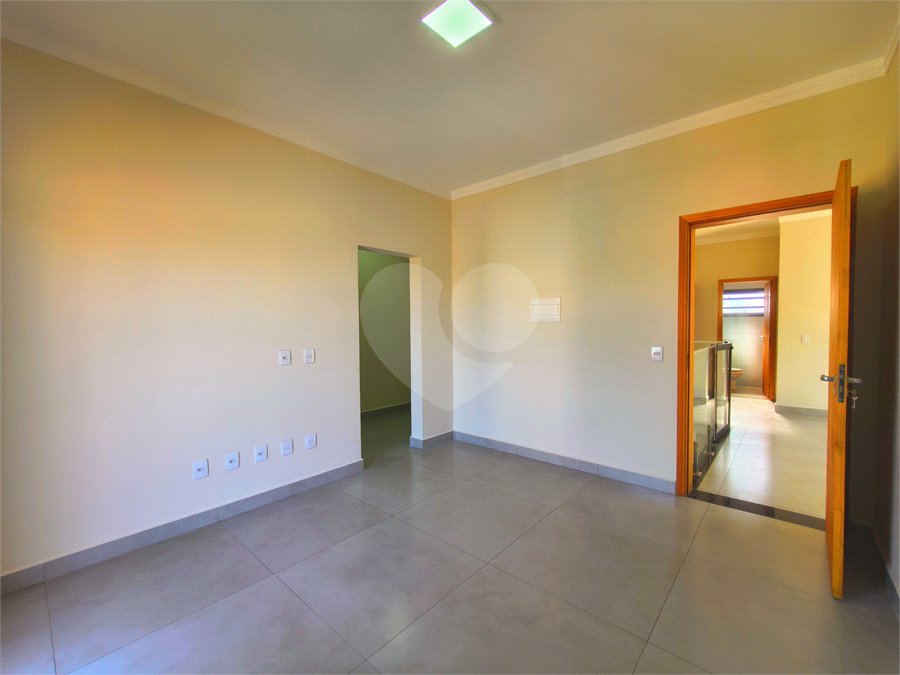 Casa à venda com 3 quartos, sendo 1 suíte, no condomínio Terras de São Francisco, Sorocaba - SP
