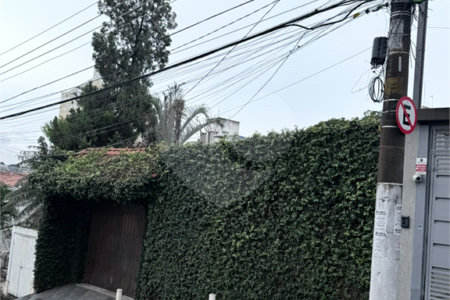 Casa à venda com 3 quartos, sendo 1 suíte, em Chora Menino, São Paulo, SP