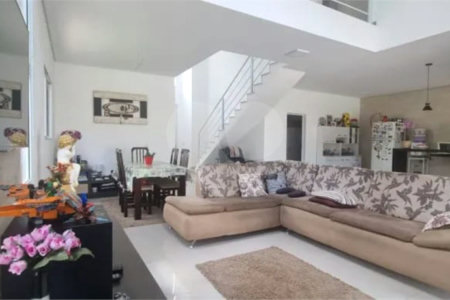 Casa à venda com 3 suítes no condomínio Villa D' Oro, Vinhedo - SP