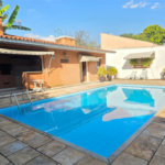 Casa à venda com 3 quartos, sendo 1 suíte, no condomínio Estância Marambaia, Vinhedo - SP