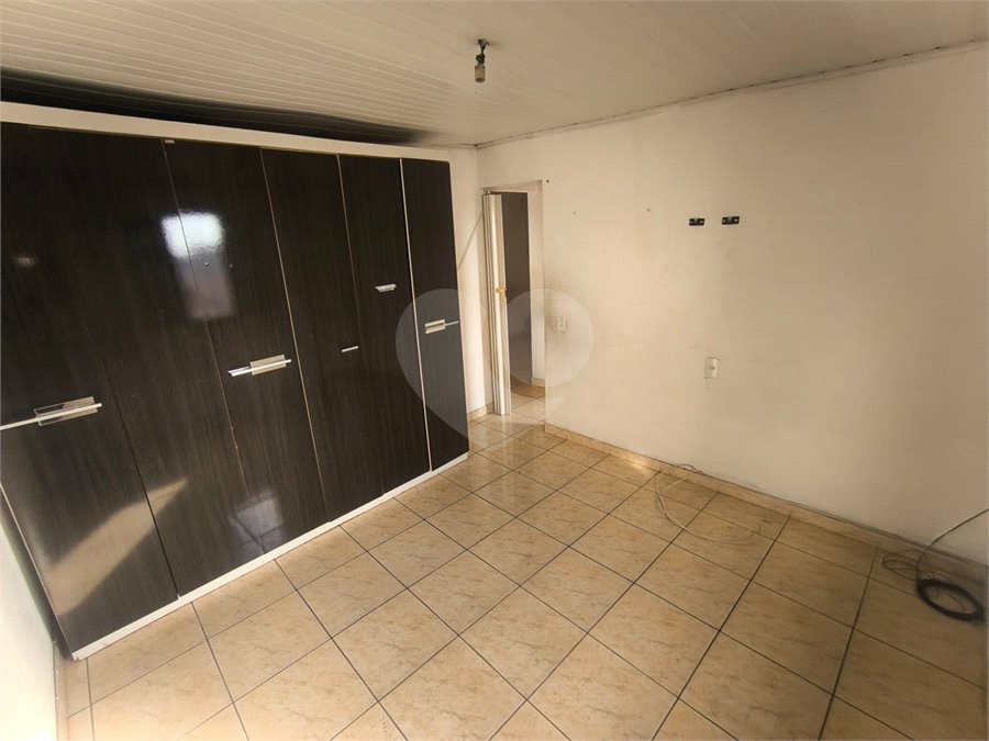 Casa à venda ou para alugar com 5 quartos, sendo 1 suíte,  em Parque Independência, São Paulo, SP