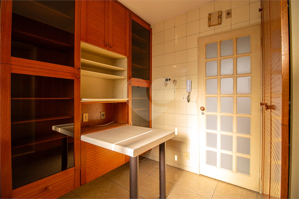 Apartamento à venda com 3 quartos, sendo 1 suíte, em Campo Belo, São Paulo, SP