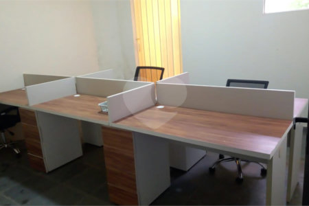 Casa à venda com 8 quartos, sendo 3 suítes,  no condomínio Terras de Santa Rosa, Salto - SP