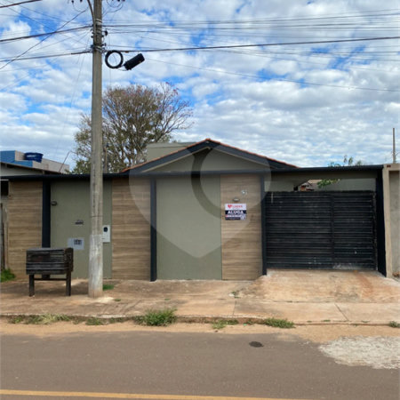 Casa para alugar com 3 quartos, sendo 1 suíte, em Parque das Aroeiras, Ponta Porã, MS