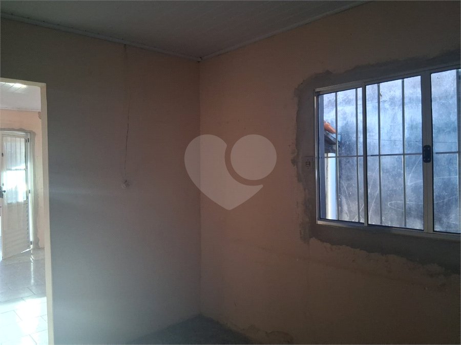 Casa à venda com 2 quartos em Vila Hungria, Itapetininga, SP