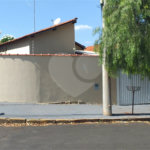 Casa térrea para venda, na cidade de Araraquara/SP.