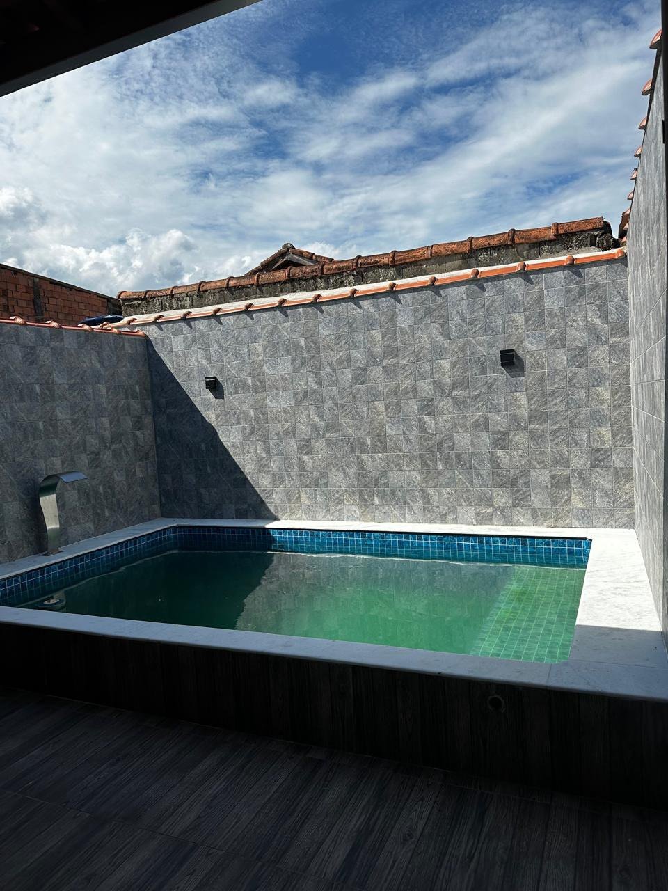 Casa à venda com 2 quartos, sendo 1 suíte, em Nova Itanhaém, Itanhaém - SP