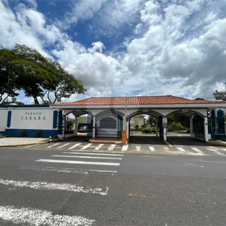 Terreno em condomínio fechado com 512 metros