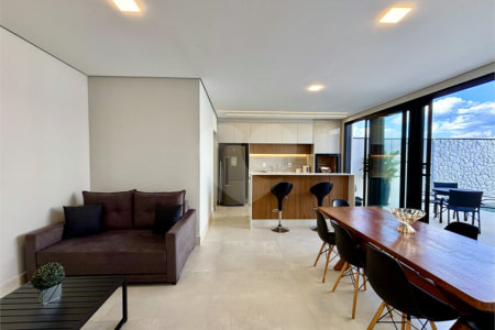 Indaiatuba - Sp - Condominio Maria Candida - R$ 2.250.000,00 - 3 suítes, sendo 1 master com closet e banheiro com duas cubas e dois chuveiros - Escritório - Piscina em Alvenaria aquecida e Hidro com Iluminação - Ar Condicionado instalado em todos os quartos, escritorio, sala e area gourmet