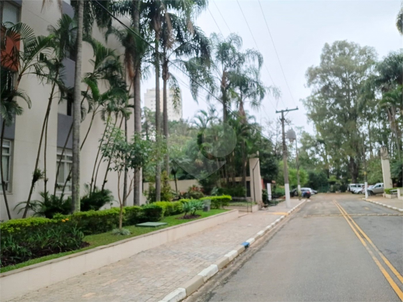 Apartamento à venda com 3 quartos, sendo 1 suíte,  em Jardim Marajoara, São Paulo, SP