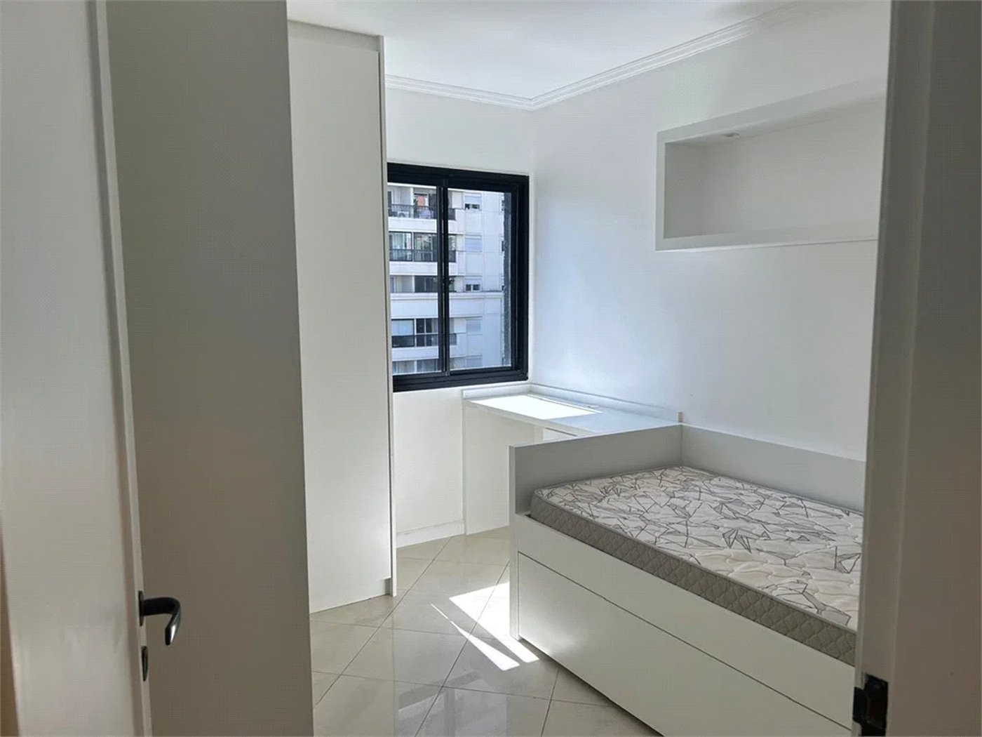 Apartamento para alugar com 3 quartos, sendo 1 suíte, em Pinheiros, São Paulo, SP