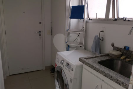 Apartamento à venda ou para alugar com 3 quartos, sendo 1 suíte,  em Real Parque, São Paulo, SP