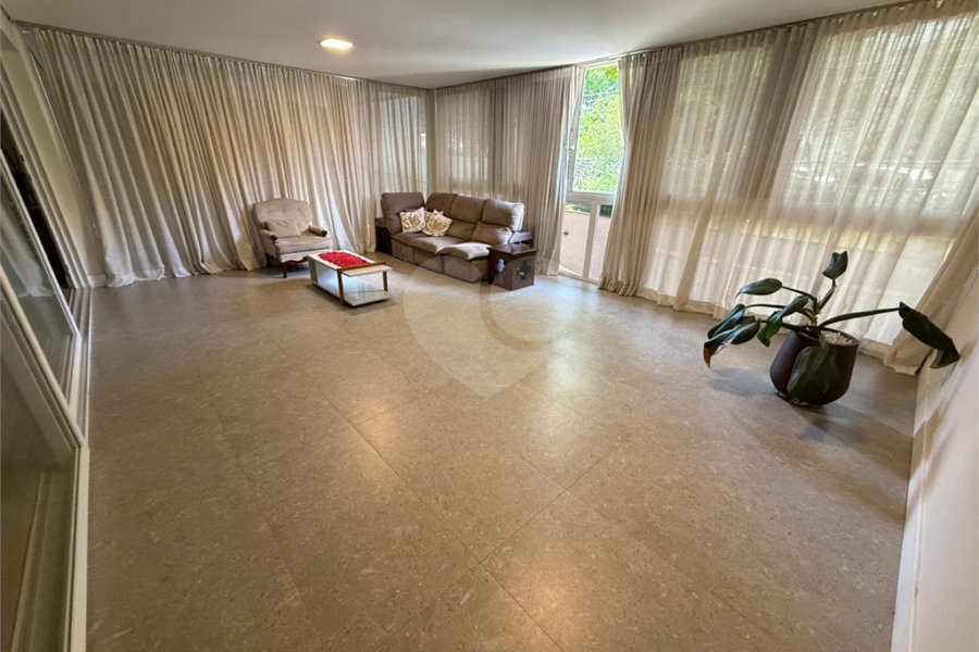 Sobrado à venda com 5 quartos, sendo 3 suítes, em Jardim França, São Paulo, SP