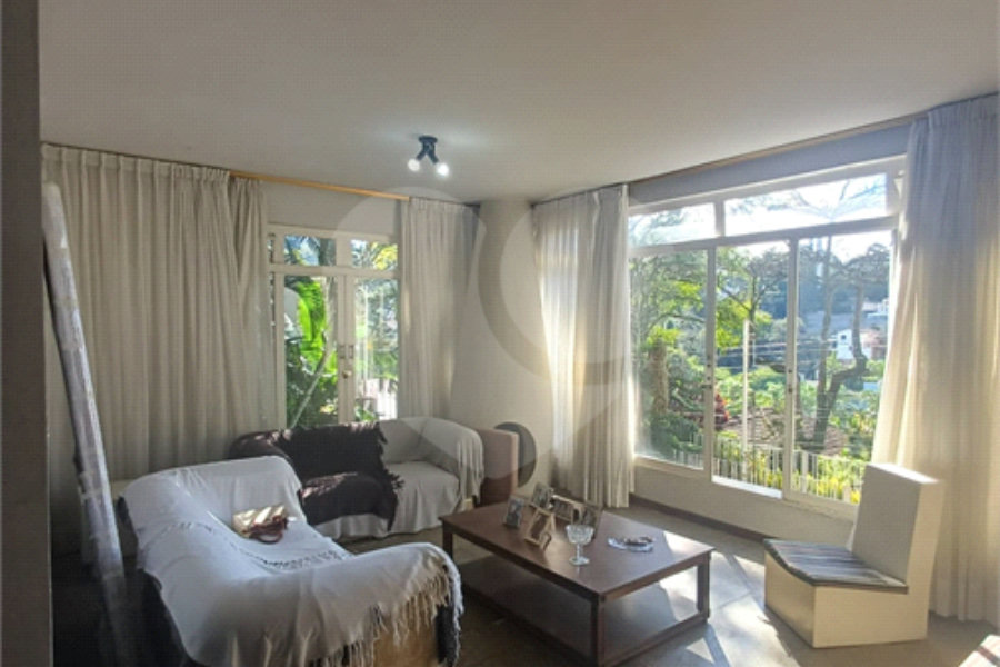 Sobrado à venda com 5 suítes em Vila Albertina, São Paulo, SP