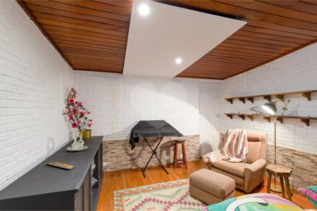 Casa Térrea à venda com 5 quartos, sendo 2 suítes, em Alto da Boa Vista, São Paulo, SP