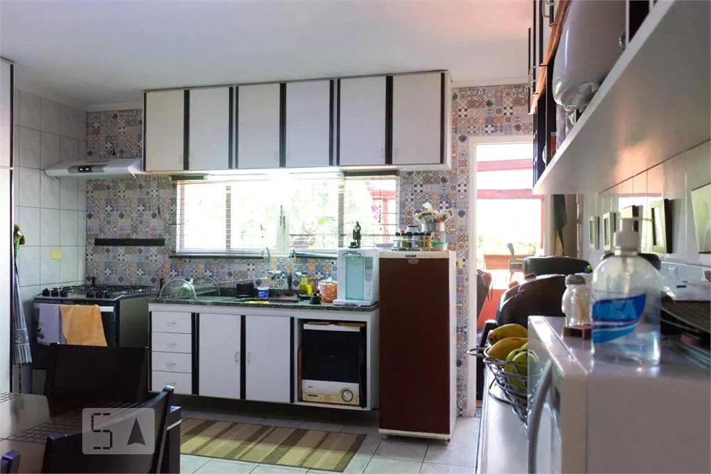 Casa à venda com 3 quartos, sendo 1 suíte, em Vila Universitária, São Paulo, SP