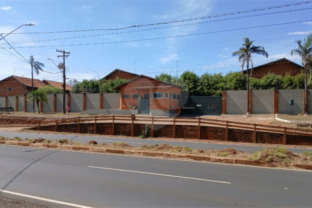 Casa à venda com 3 quartos, sendo 1 suíte, em Jardim Zavanella, Araraquara, SP