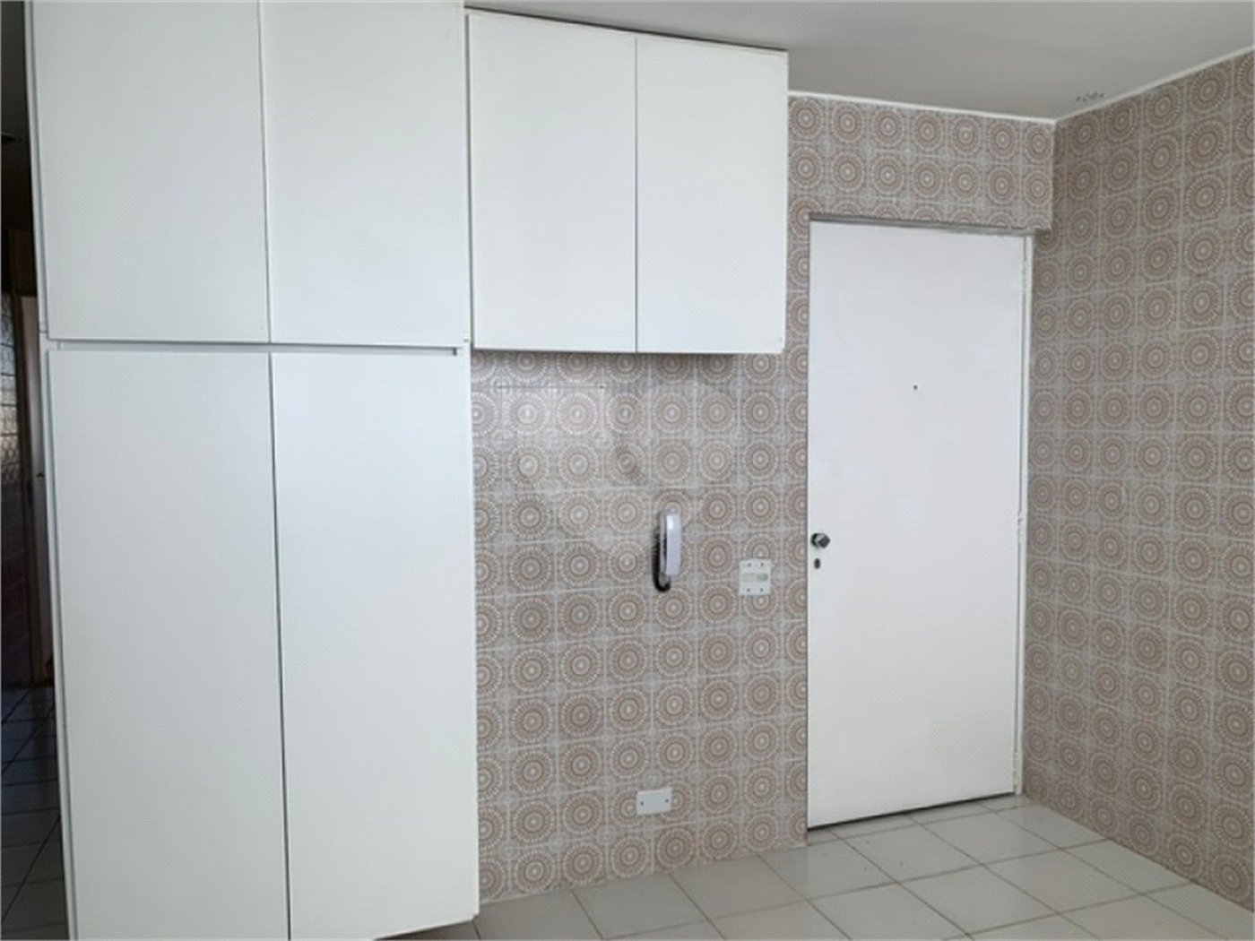 Apartamento à venda com 3 quartos, sendo 1 suíte, em Alto da Boa Vista, São Paulo, SP