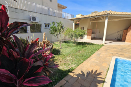Sobrado à venda com 3 quartos, sendo 2 suítes, em Jardim Rossignatti, Indaiatuba, SP