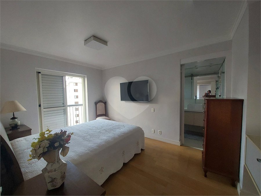 Apartamento à venda com 3 quartos, sendo 2 suítes,  em Cidade São Francisco, São Paulo, SP