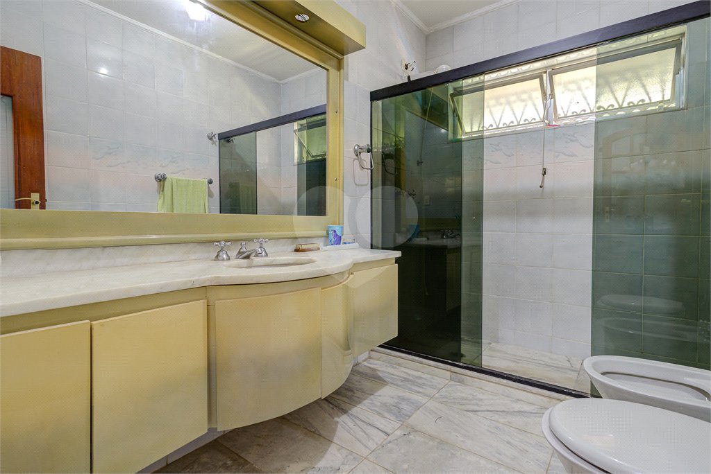 Casa Térrea à venda com 5 quartos, sendo 4 suítes, em Interlagos, São Paulo, SP