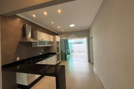 Casa à venda com 2 quartos, sendo 1 suíte, no condomínio Terras de São Francisco, Sorocaba - SP