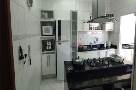 Casa à venda com 4 quartos, sendo 2 suítes, no condomínio Residencial Villa dos Inglezes, Sorocaba - SP