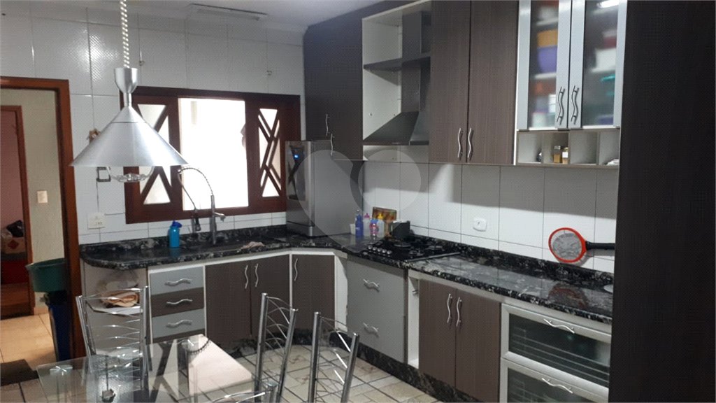 Casa à venda com 3 quartos, sendo 2 suítes,  em Vila Rosália, Guarulhos, SP