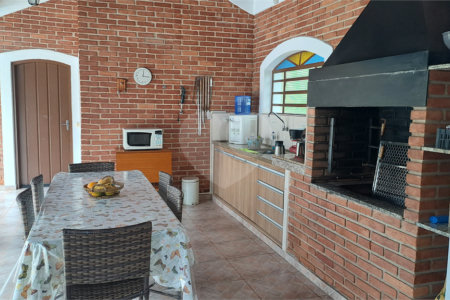Casa à venda com 3 quartos, sendo 1 suíte, no condomínio Residencial Vale das Laranjeiras, Indaiatuba - SP