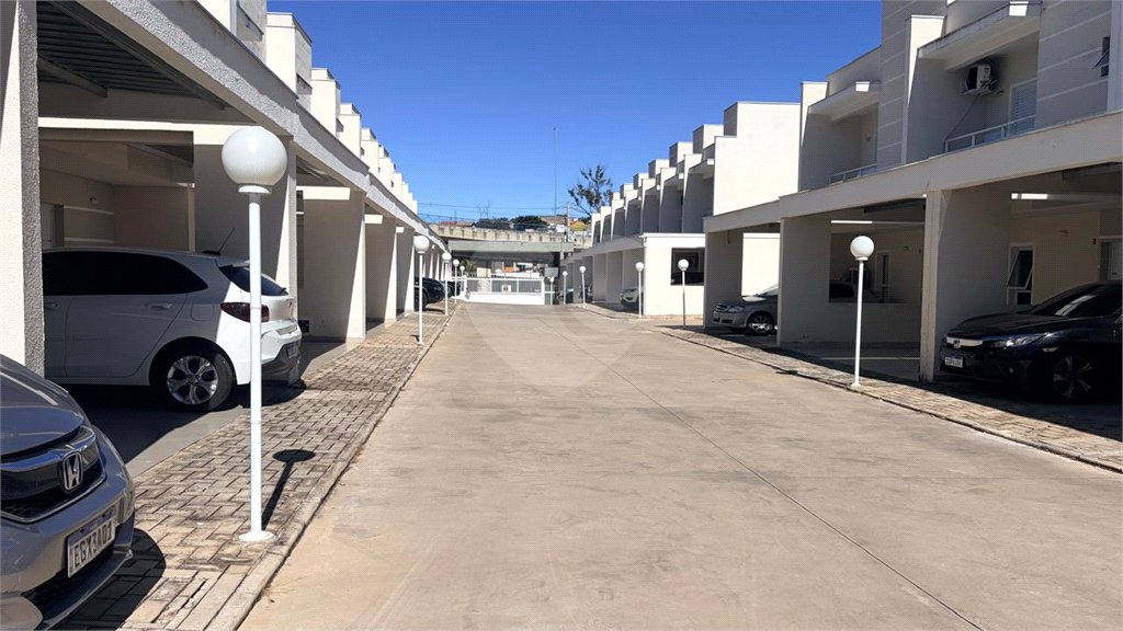 Casa à venda com 3 quartos, sendo 1 suíte, no condomínio Residencial Américo de Figueiredo, Sorocaba - SP