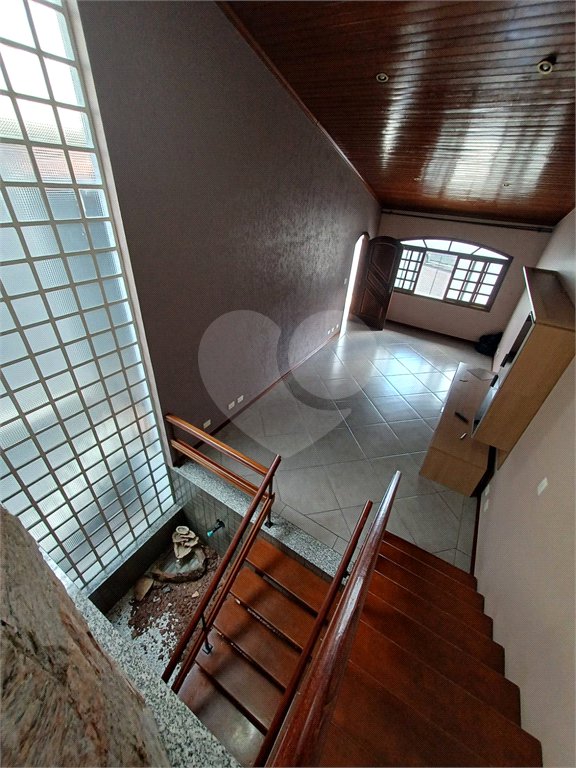 Sobrado à venda com 3 quartos, sendo 1 suíte,  em Jardim Pinheiros, São Paulo, SP