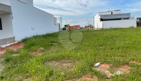 Terreno à venda no condomínio Horto Florestal Villagio, Sorocaba - SP