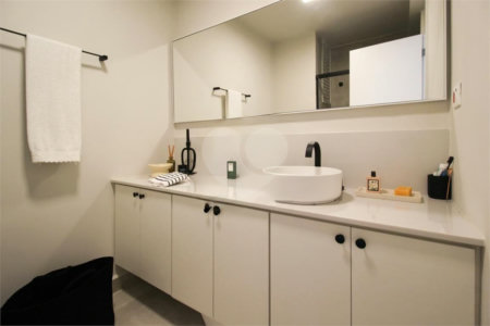 Apartamento à venda com 2 quartos, sendo 1 suíte,  em Vila Olímpia, São Paulo, SP