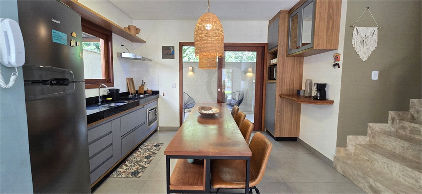 Casa à venda com 3 quartos, sendo 1 suíte, no Centro / Arraial D'ajuda, Porto Seguro, BA